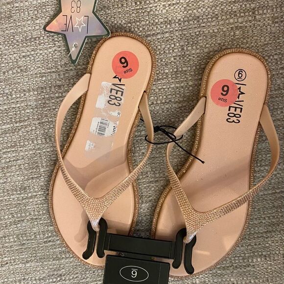 (NWT) Love 83 beautiful blush pink rhinestone embellished flip flops size 6 - Picture 1 of 5